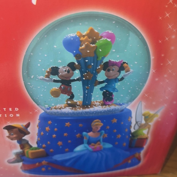 Disney antique musical birthday water globe - Picture 4 of 4